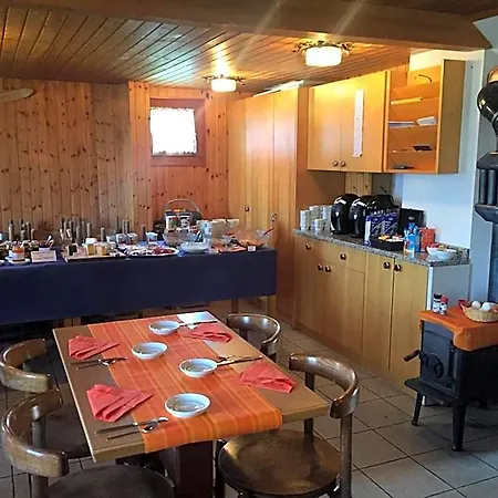 Hotel Gruppenhaus Im Walliser Alpstyle Ernen